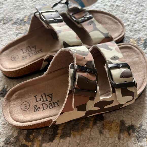 NWT Lily&Dan Suede Sandals Sz 13/1 boys footbed sand color camo - Picture 6 of 7